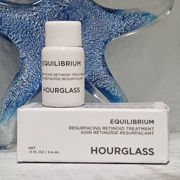 🟠 4 for $25 🟠 HOURGLASS EQUILIBRIUM RESURFACING RETINOID TREATMENT - Picture 1 of 9